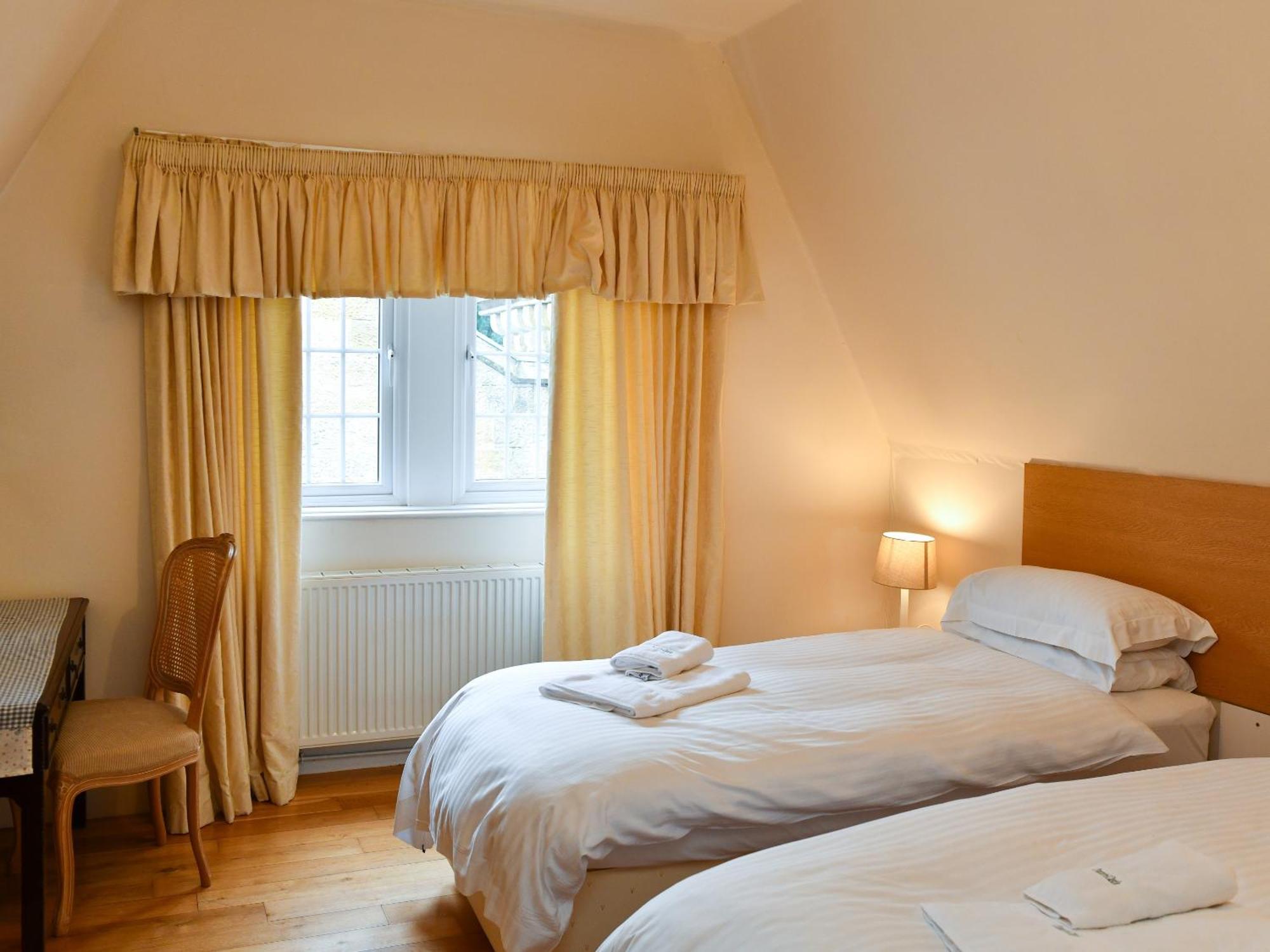 Cloncaird Castle Estate Cottages Maybole Номер фото