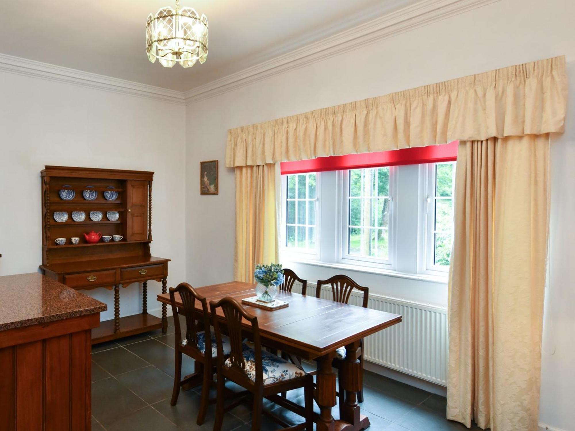 Cloncaird Castle Estate Cottages Maybole Номер фото